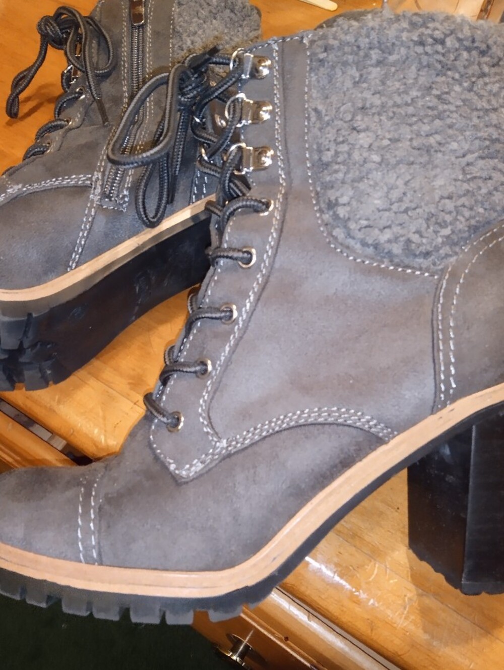 SALE💥Nine West Gray Zip And Lace-Up Faux Fur Ankle Boots Size 7.5M.